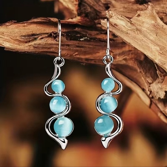 Silver & Blue Cats Eye Gemstone Dangle Drop Earrings NWT - Picture 1 of 5